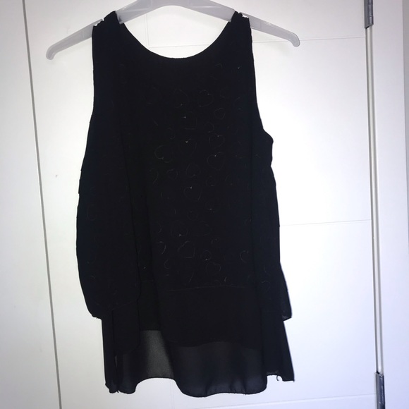 Sleeveless black shirt - Picture 2 of 7
